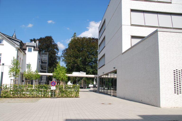 Neubau Gesamtschule Sankt Josef mit Mensa und Sporthalle in Bad Honnef.