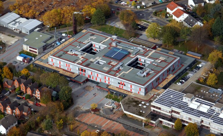 Erweiterung und Generalsanierung Carl-Reuther-Berufskolleg - Luftbild.