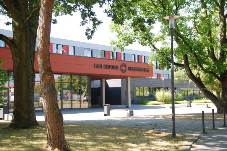 Erweiterung und Generalsanierung Carl-Reuther-Berufskolleg in Hennef.
