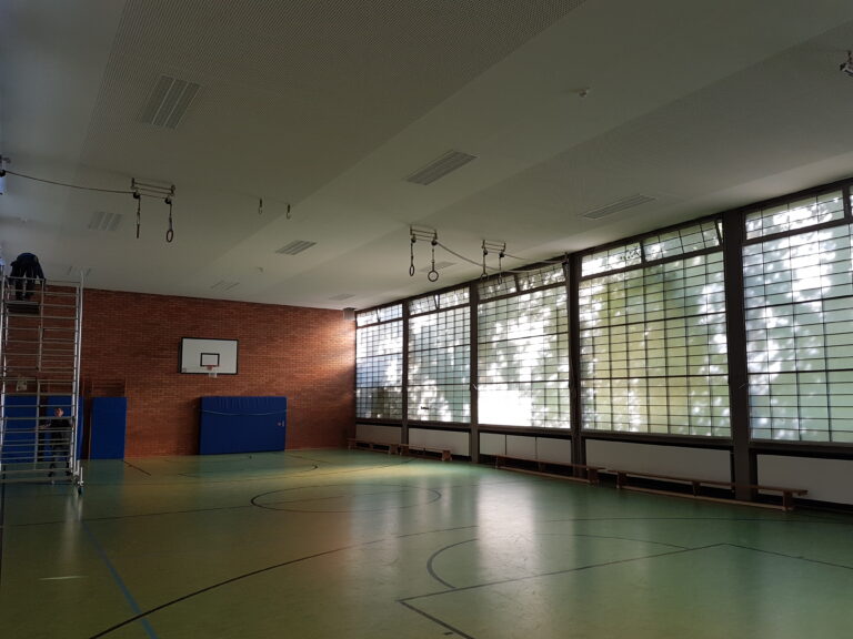 Bauwerksprüfungen an Schulgebäuden und Turnhallen der Stadt Köln.