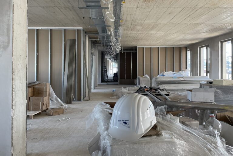 Bürogebäude HZI im Bau