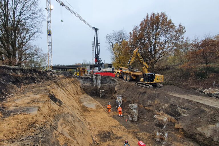 Kreuzungsbauwerk Schwerte - Bohrpfahlgründung der Flügelwand.