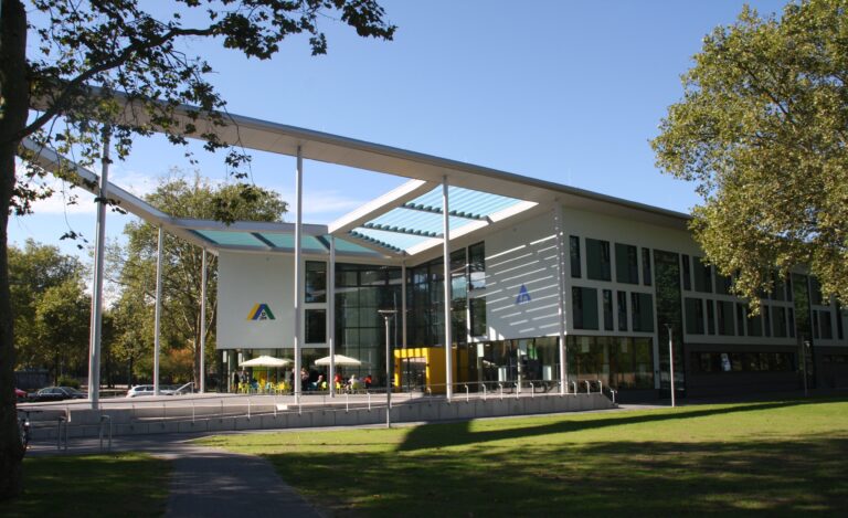 Jugendherberge Duisburg Sportpark - Eingangsbereich.